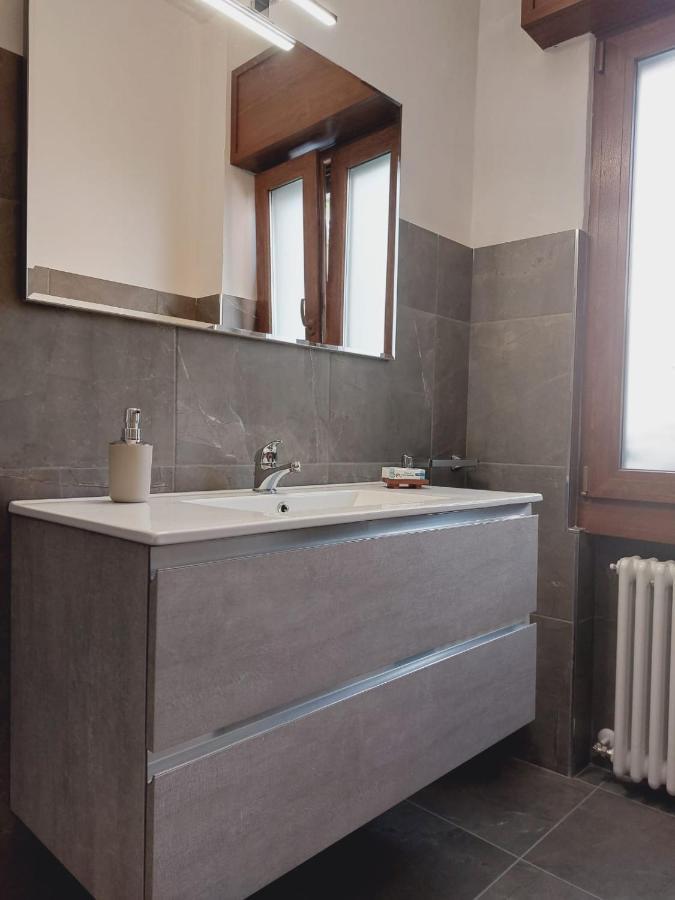 Dudi Jolie Maison - Jacuzzi Lezzeno Exteriör bild