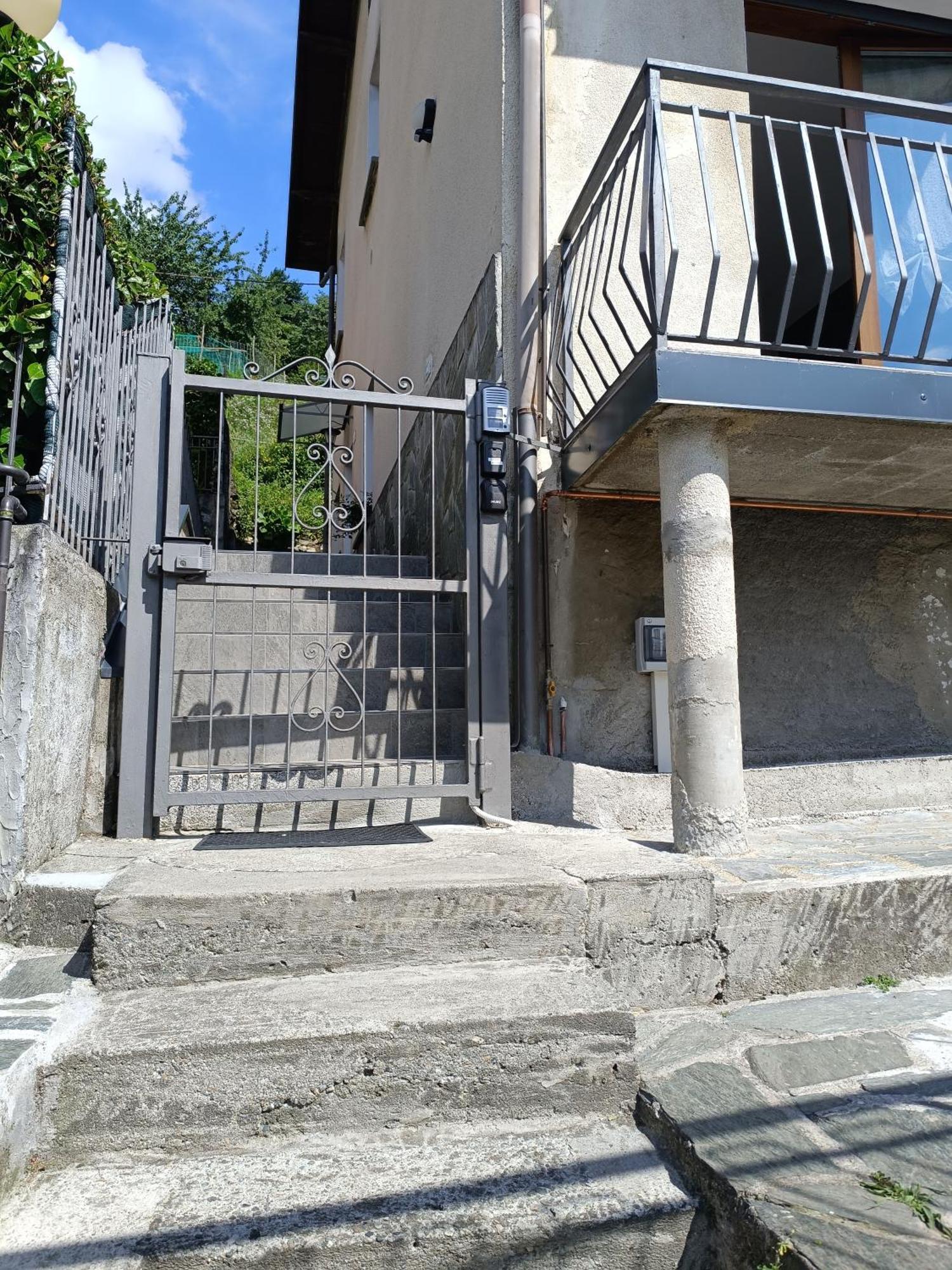Dudi Jolie Maison - Jacuzzi Lezzeno Exteriör bild